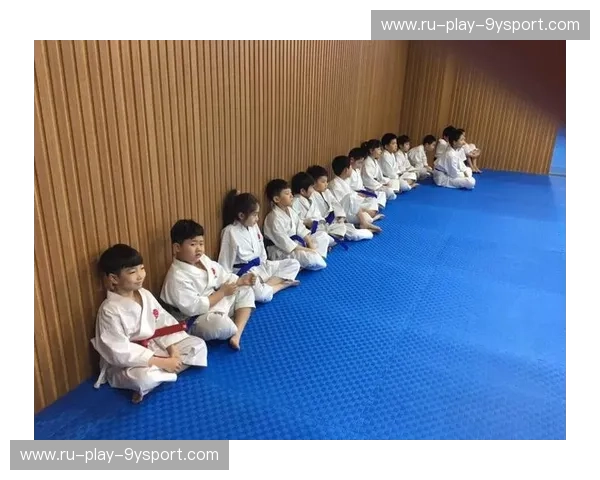 空手道训练计划：从入门到高手的1800字实战指南